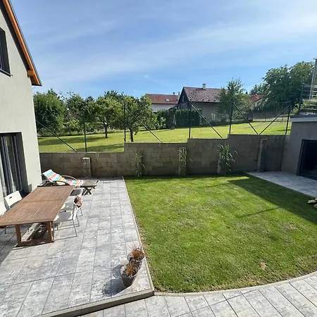 Semesterbostad Apartmanova U Plaze Secske Prehrady Hojesin