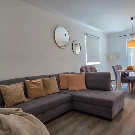 Semesterbostad Apartmanova U Plaze Secske Prehrady Hojesin